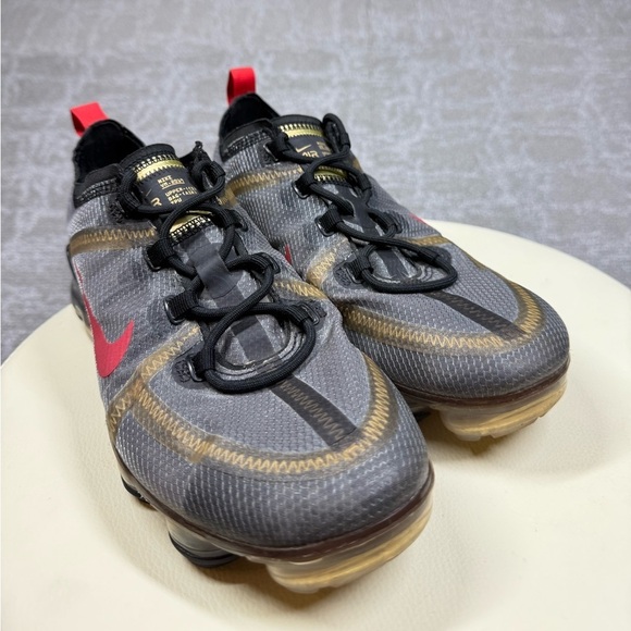 Nike Air VaporMax black Metallic Running Active Sneaker Womens Size 8 - Picture 3 of 8